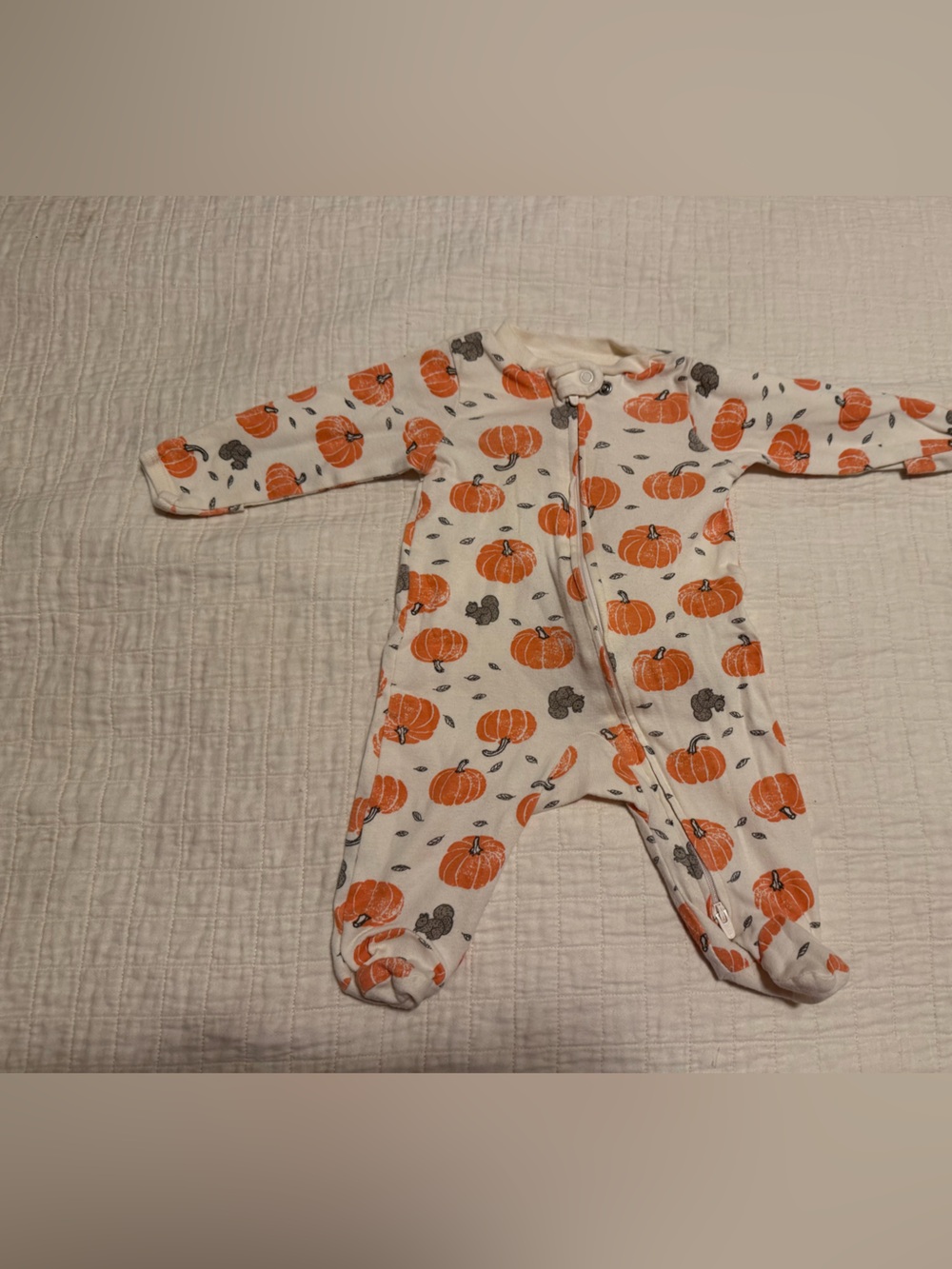 White Pumpkin-Print Footed One-Piece Pajamas size 3 months